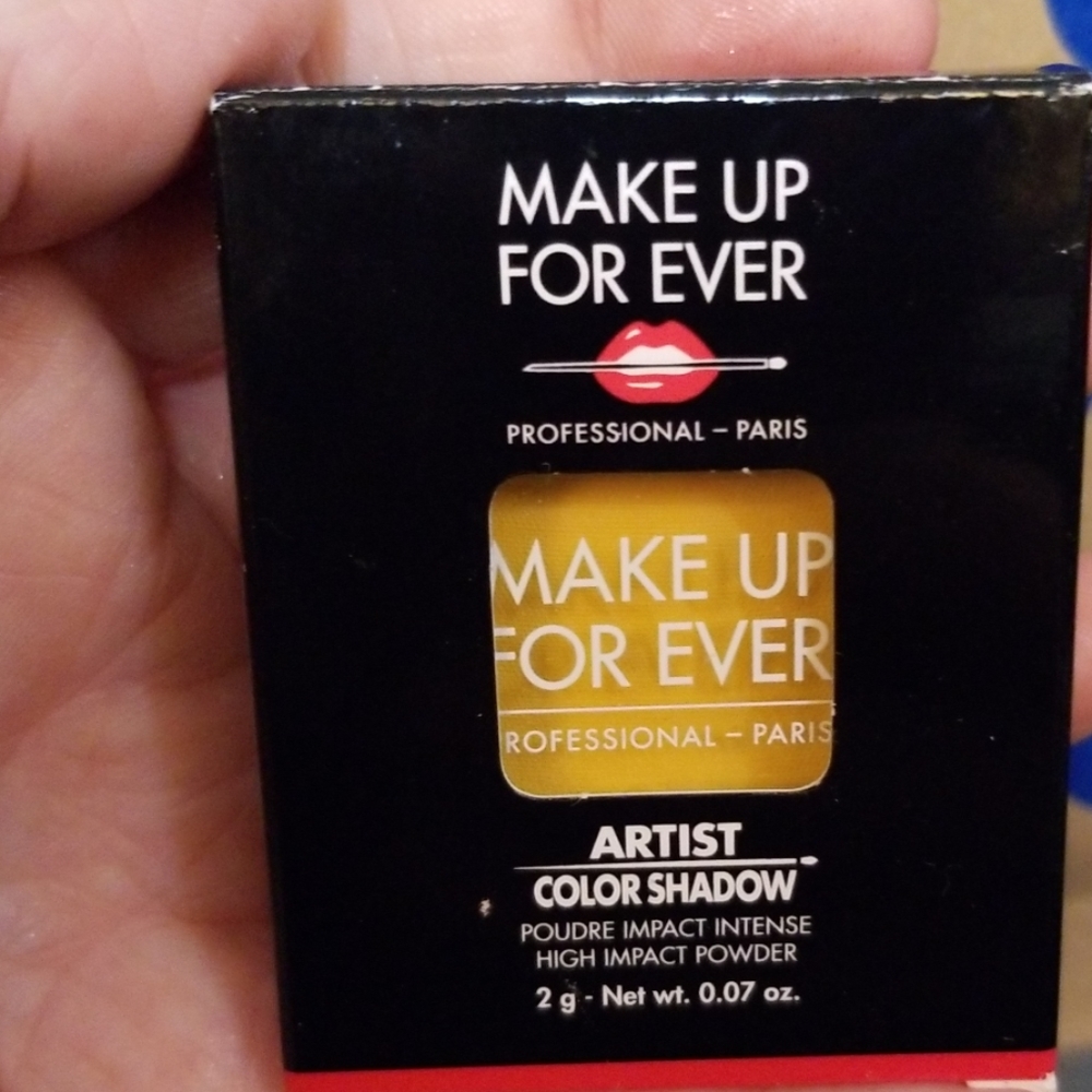 Eye shadow